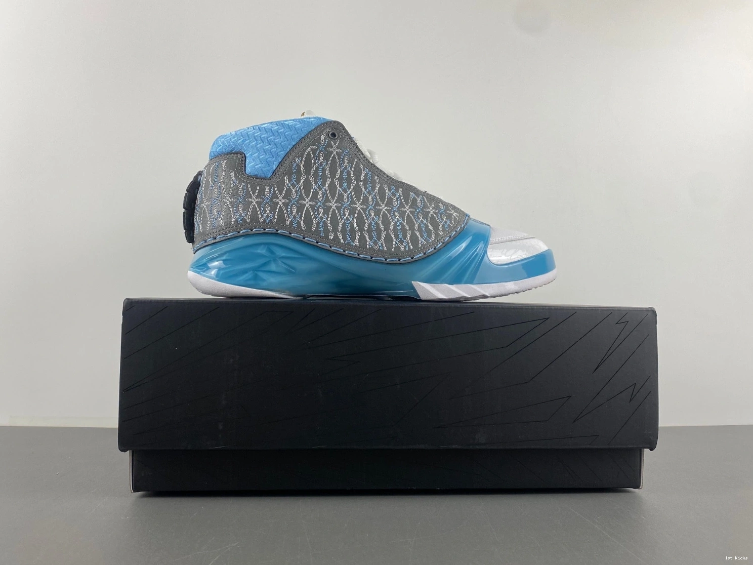 Premier Air 318474-151 23  Jordan 'Titanium'  0110